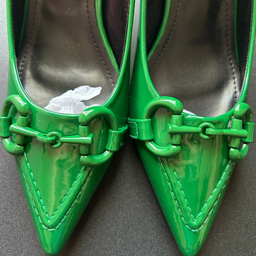 Green Fuzubi NWOT Women's Shoes Size 7.5 Pumps Original Box - Picture 3 of 9